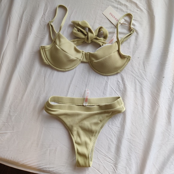 NWT Rihoas Light Green V Neck Knot Back Bikini Set - Picture 6 of 9